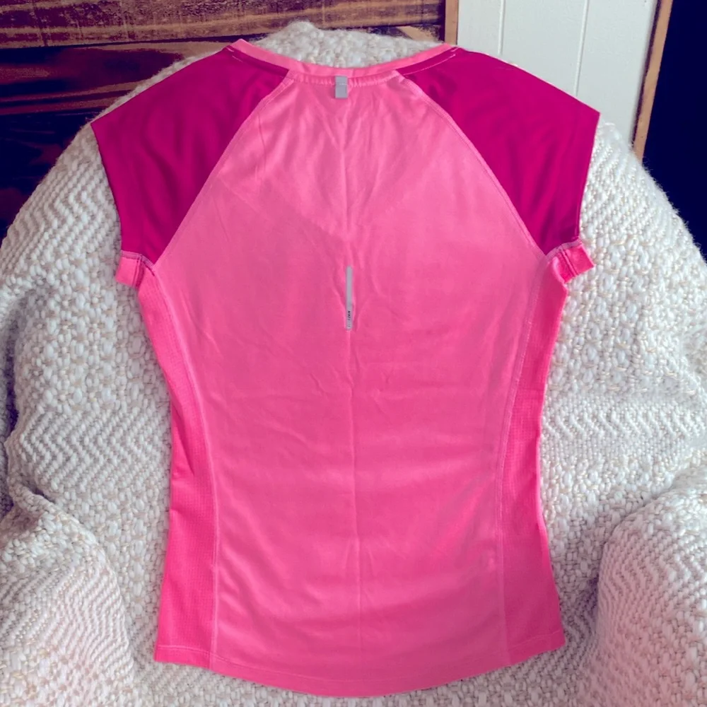 Nike Running Dri-Fit Performance Tee - Picture 4 of 4